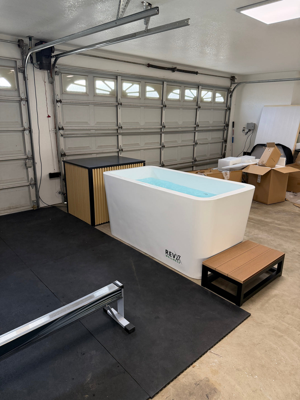 RevX Acrylic X Tub Cold Plunge with LUX Chiller